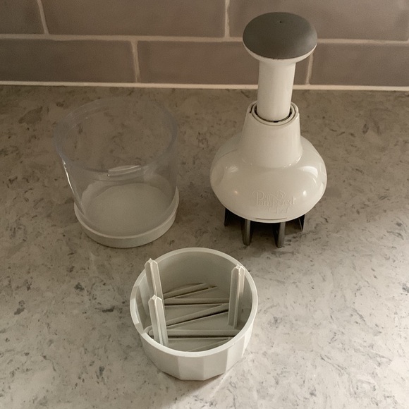 The Pampered Chef Food Chopper Manual Push Function White 9" Tall #2585 Germany - Picture 3 of 9